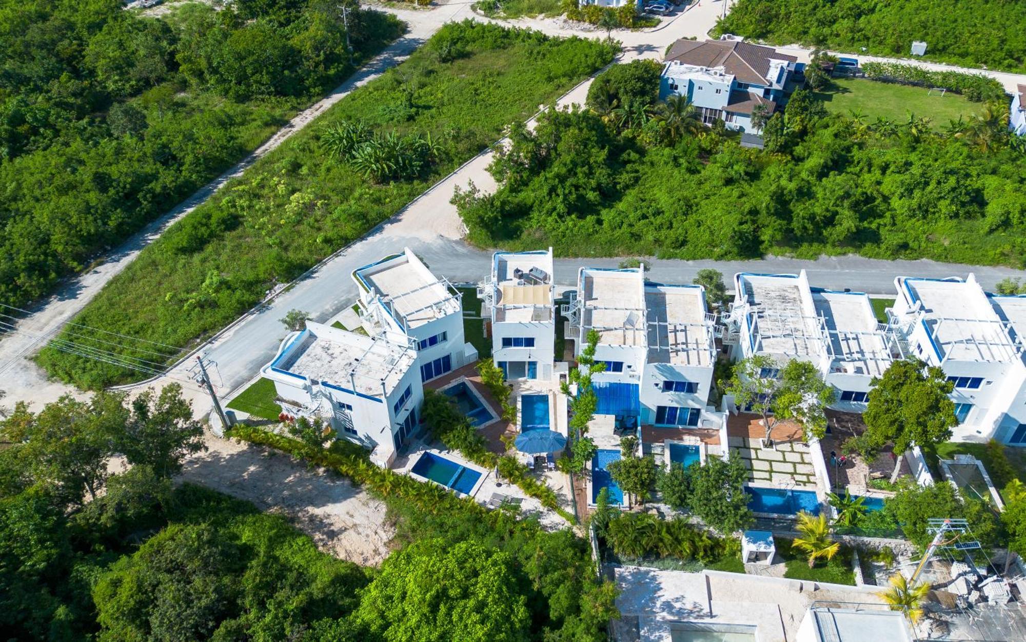 Relaxing 3-bedroom With Pool & Rooftop Jacuzzi In A Secluded Setting Villa