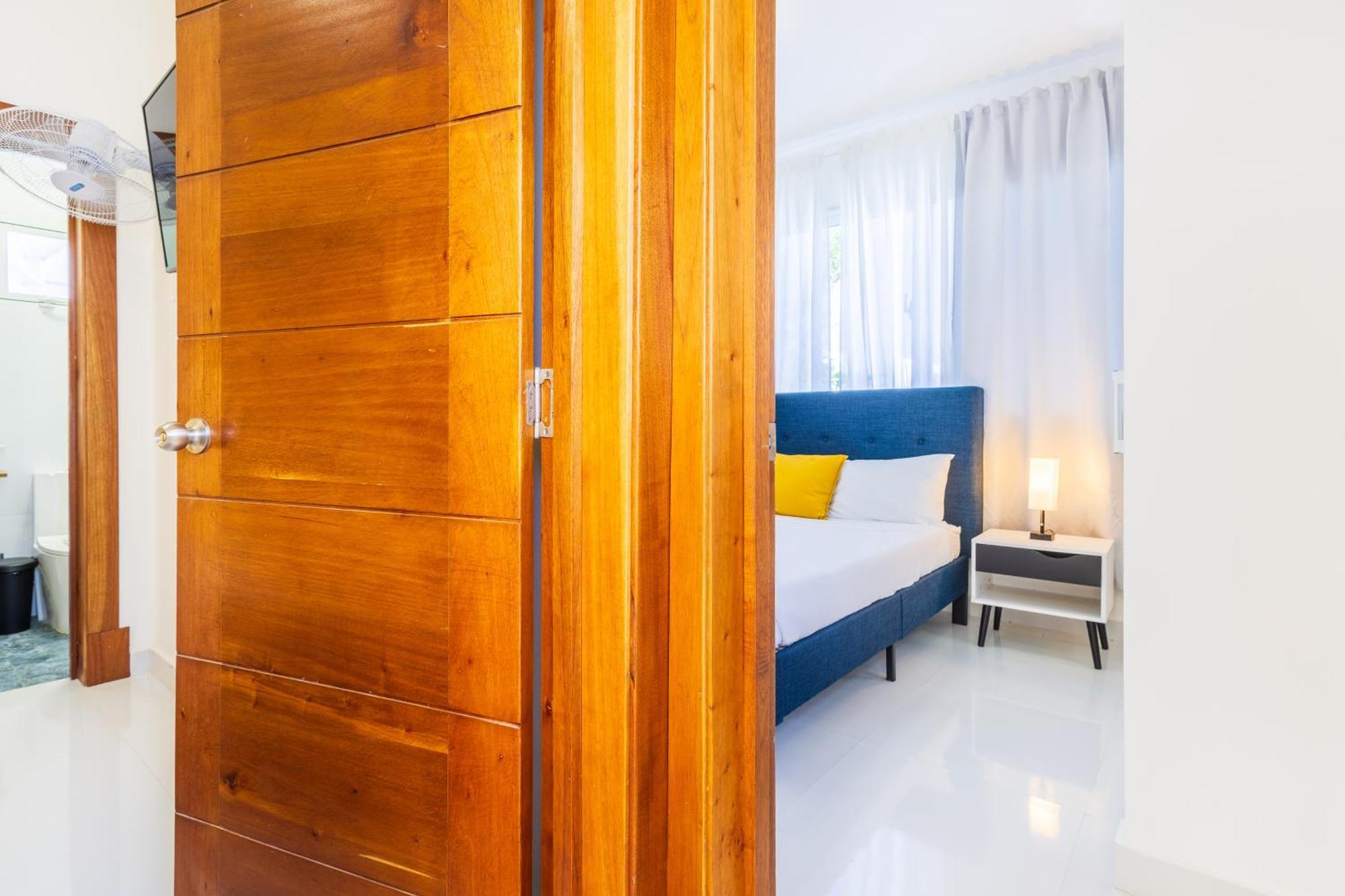 Relaxing 3-bedroom With Pool & Rooftop Jacuzzi In A Secluded Setting Villa
