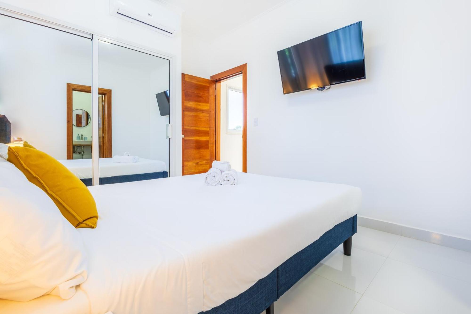 Villa Relaxing 3-bedroom With Pool & Rooftop Jacuzzi In A Secluded Setting