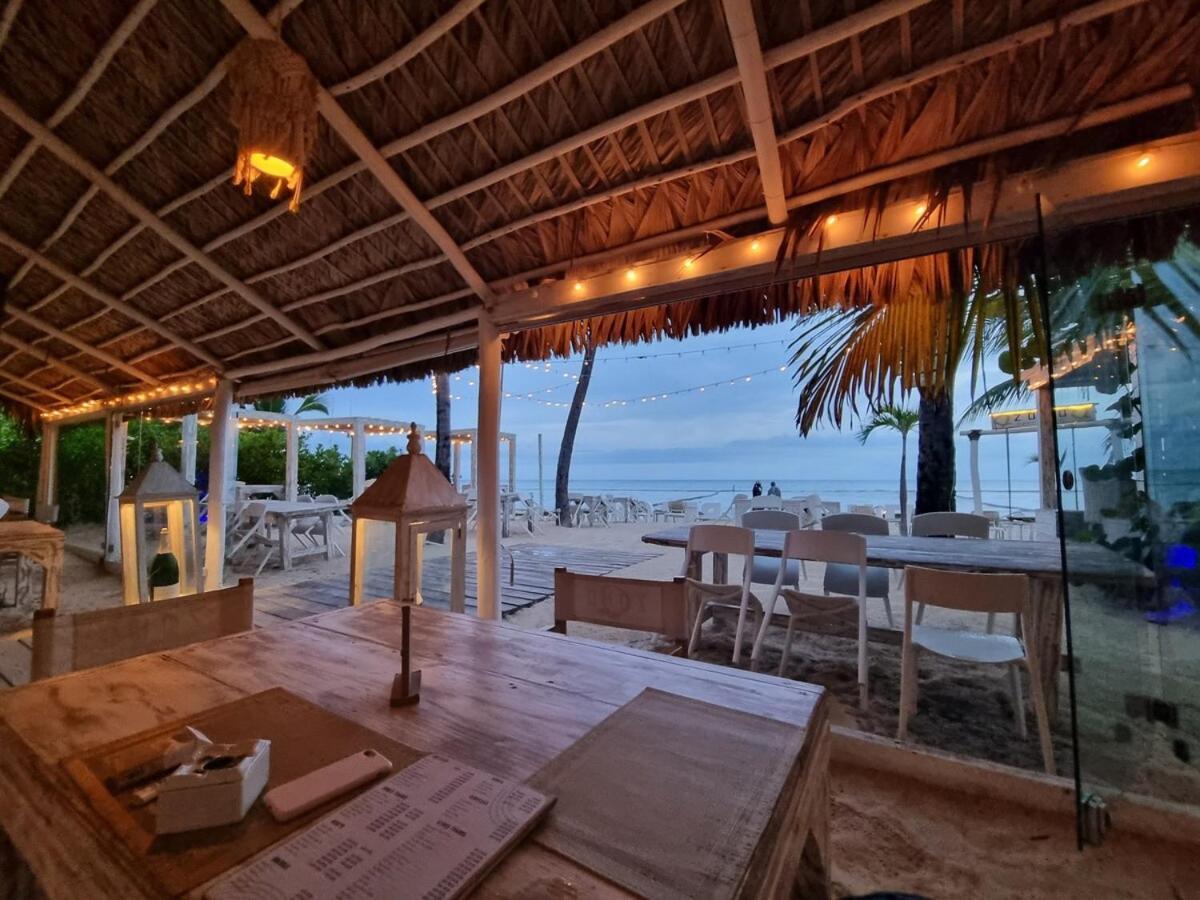 Rooftop, Pool View, Walk To Beach, Dining, Shops *