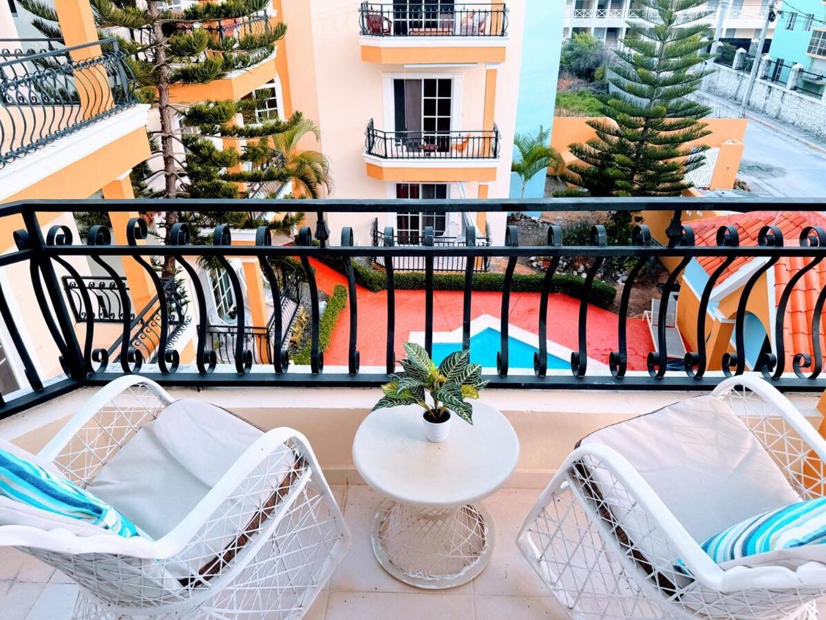 Rooftop, Pool View, Walk To Beach, Dining, Shops