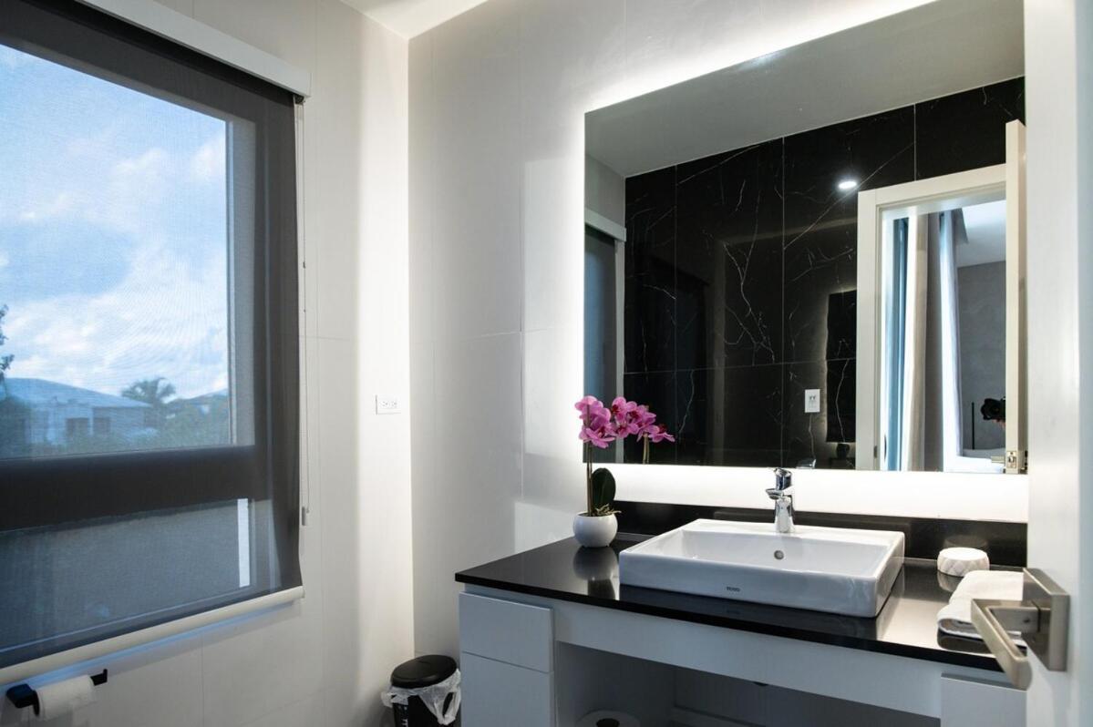 Villa Modern Louis 6-bdr In With Maid