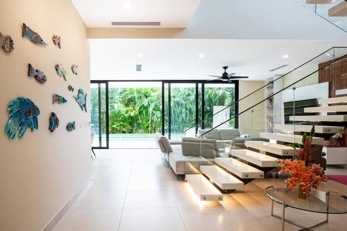 Modern Louis 6-bdr In With Maid Punta Cana