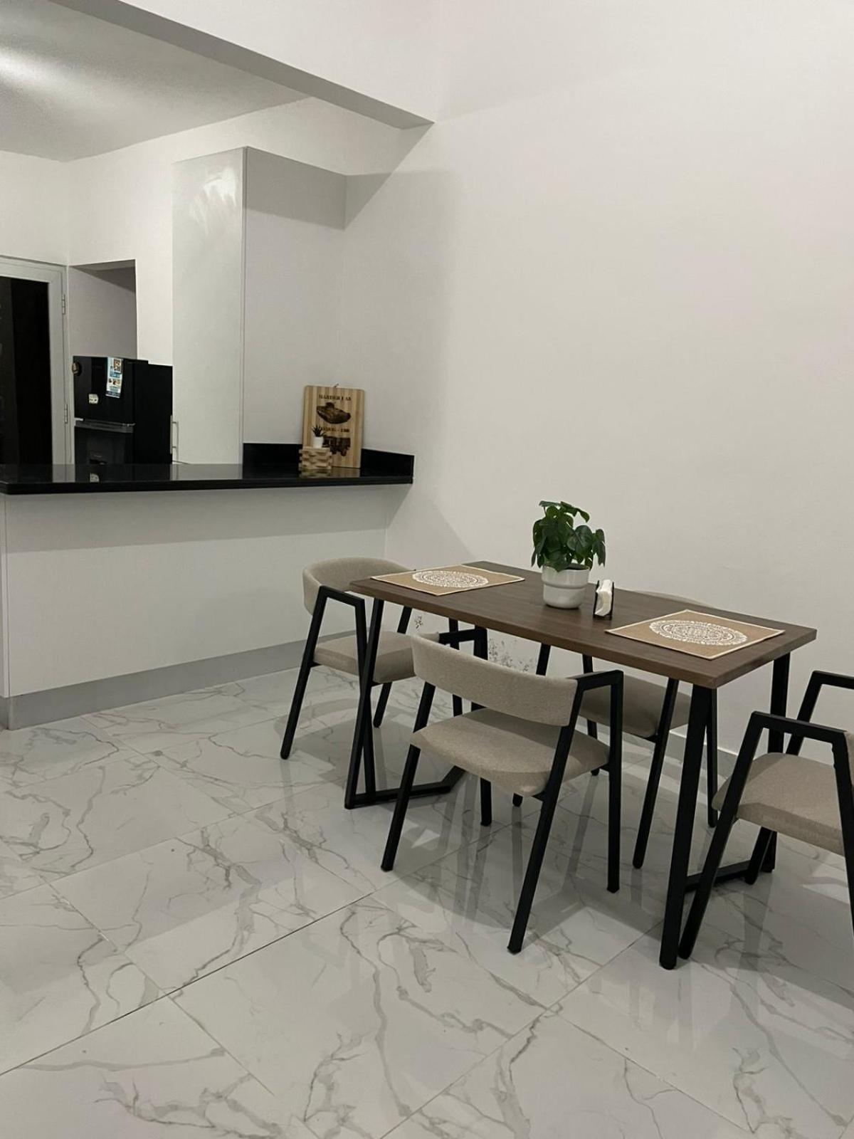 Familiar Isiele Villa