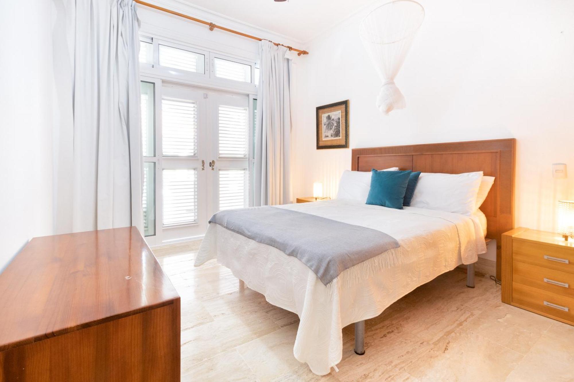 6 Bedrooms And Pool Villa