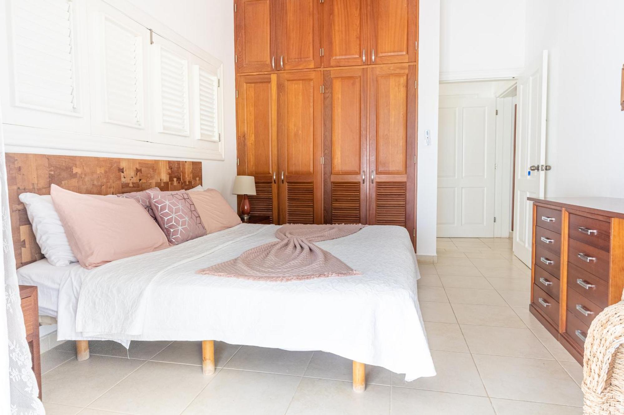 Villa 6 Bedrooms And Pool *