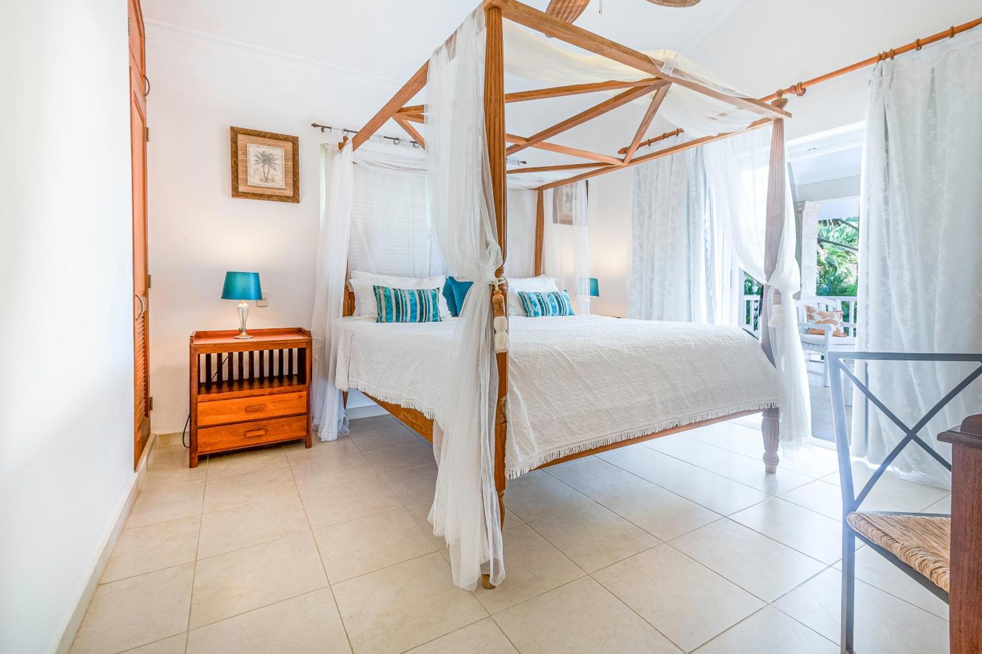 6 Bedrooms And Pool *