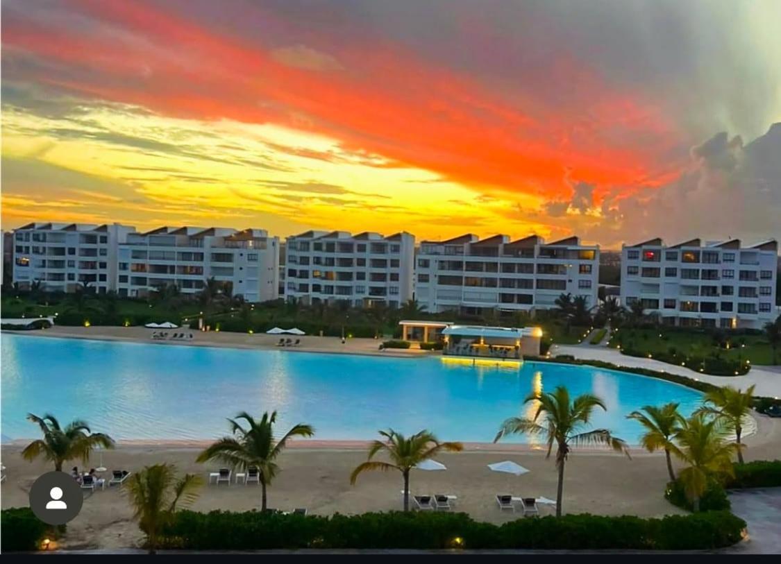 Paradise In *