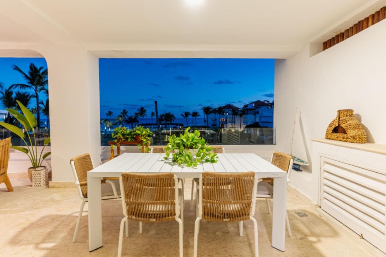 Punta Palmera Beachfront Apartamento