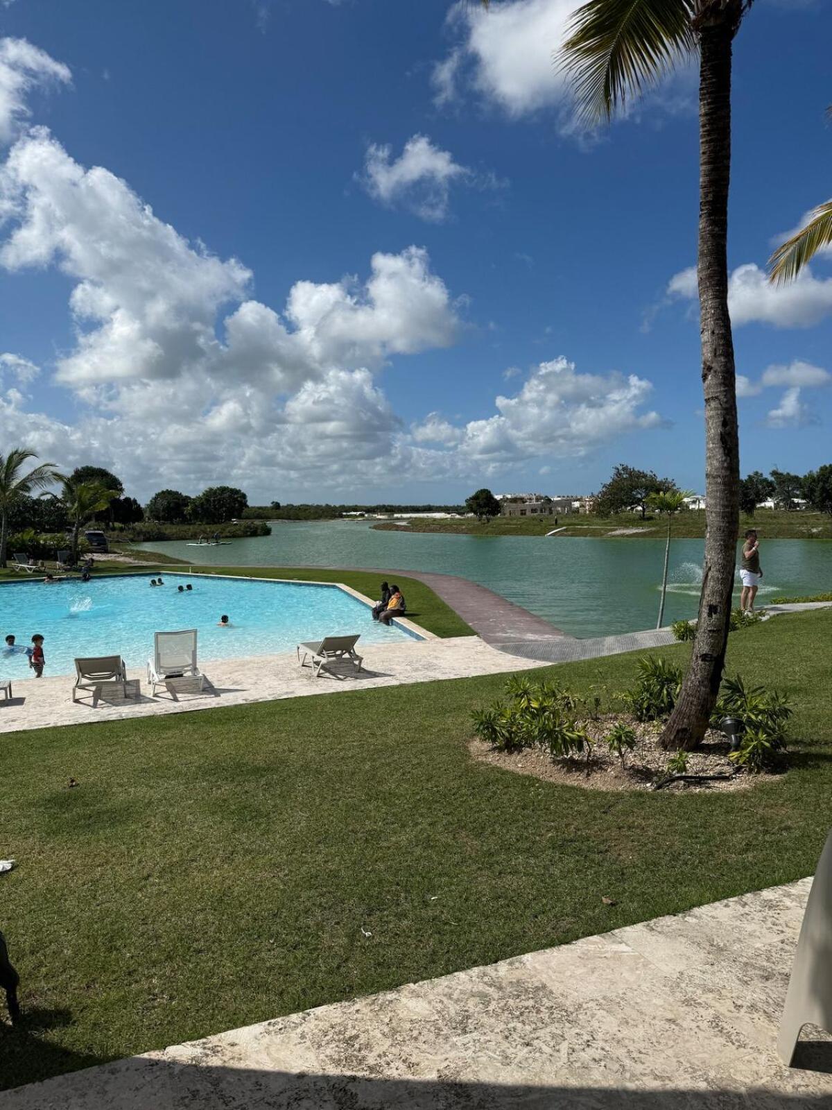 Panorama Lake, Vista Cana,a1-201
