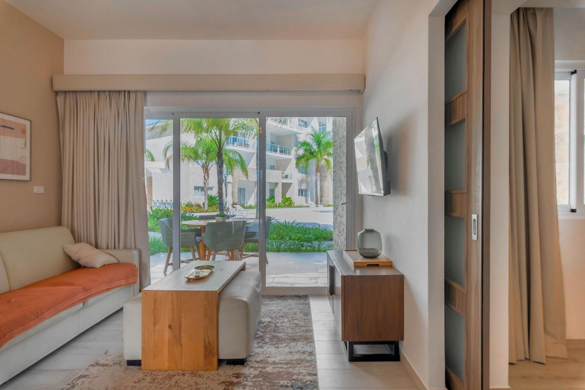 Beauty Pool Views Paseo Playa Coral Steps To The *