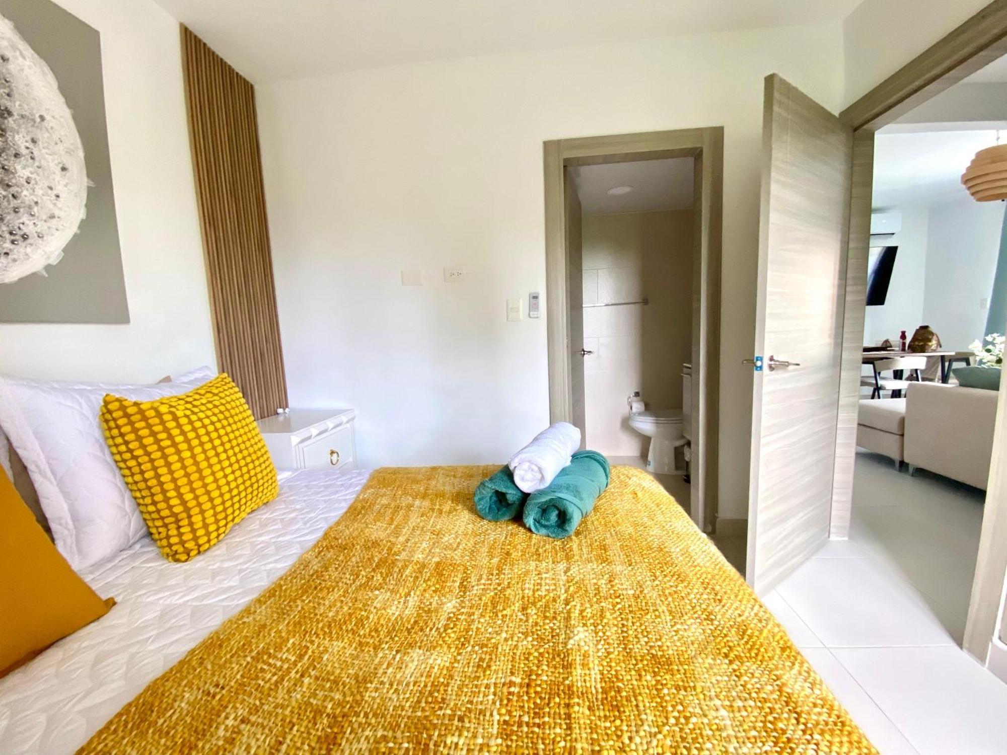 P, C, Tropical Dream,1 Hab,1 Bano, Balcon, Piscina, Wifi Alta Velocidad Gratis
