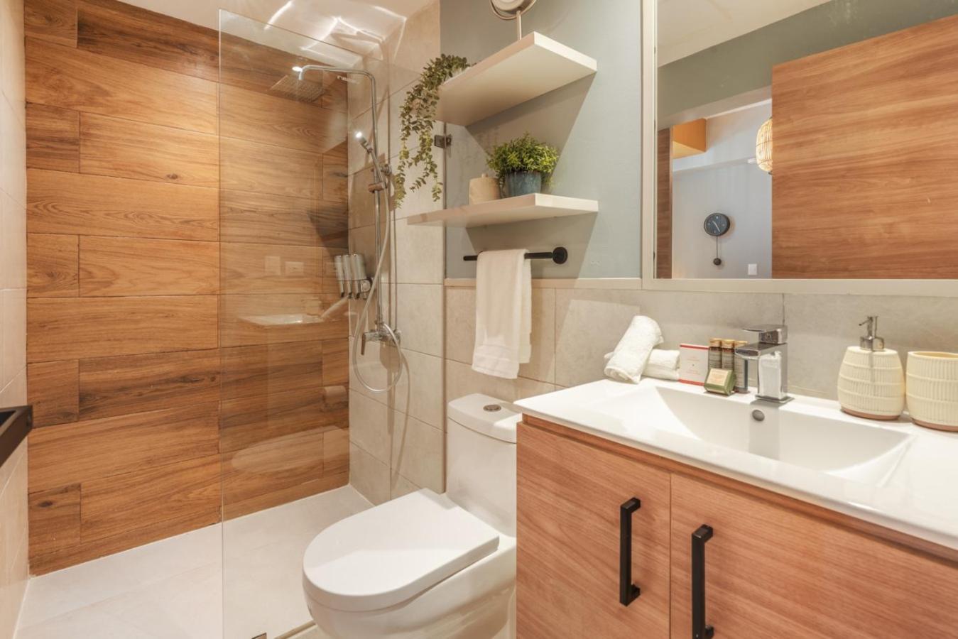 With 3 Bedrooms In Canas *