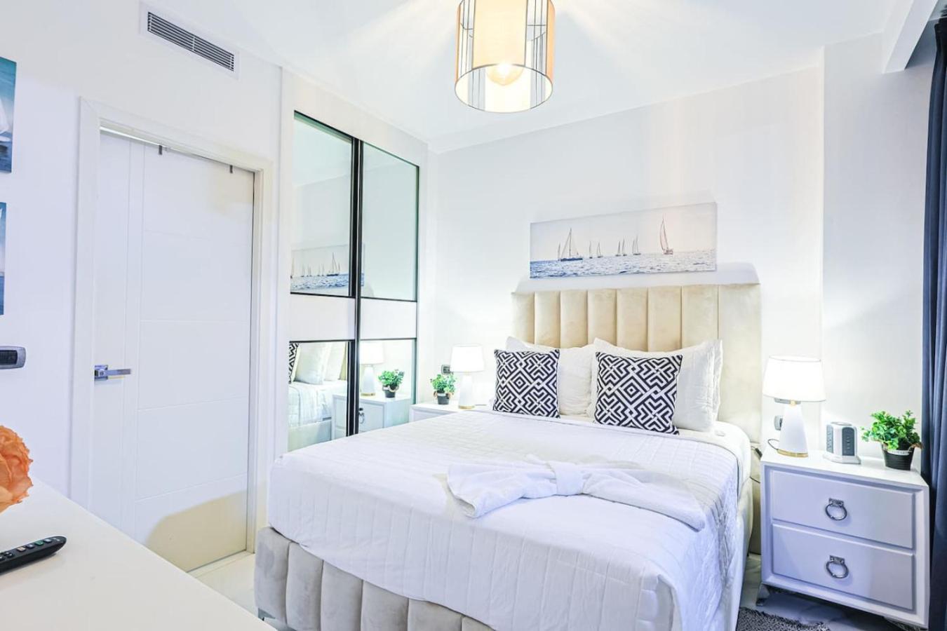 Cozy Hideaway Apt, Jacuzzi