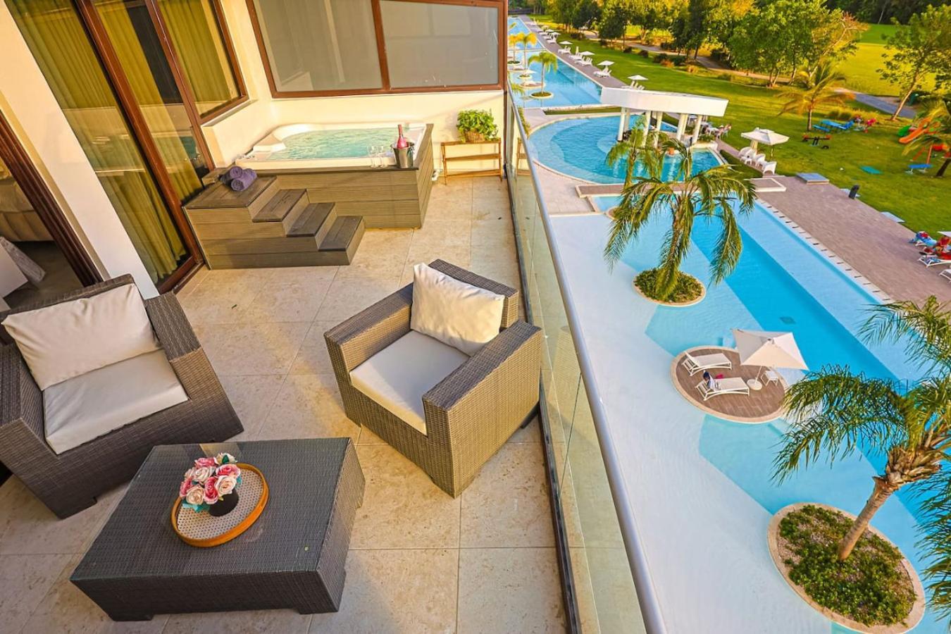 Cozy Hideaway Apt, Jacuzzi *