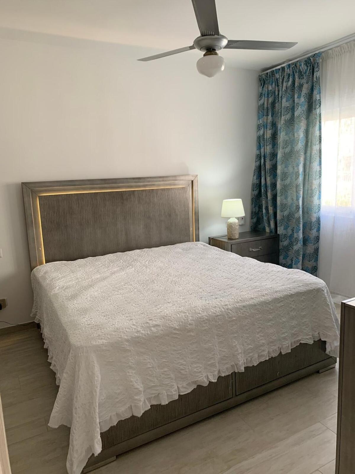 Luxurious Spacious 2-bedroom Apartment, Steps From