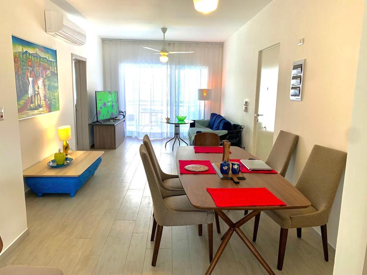 Apartamento Luxurious Spacious 2-bedroom Apartment, Steps From *