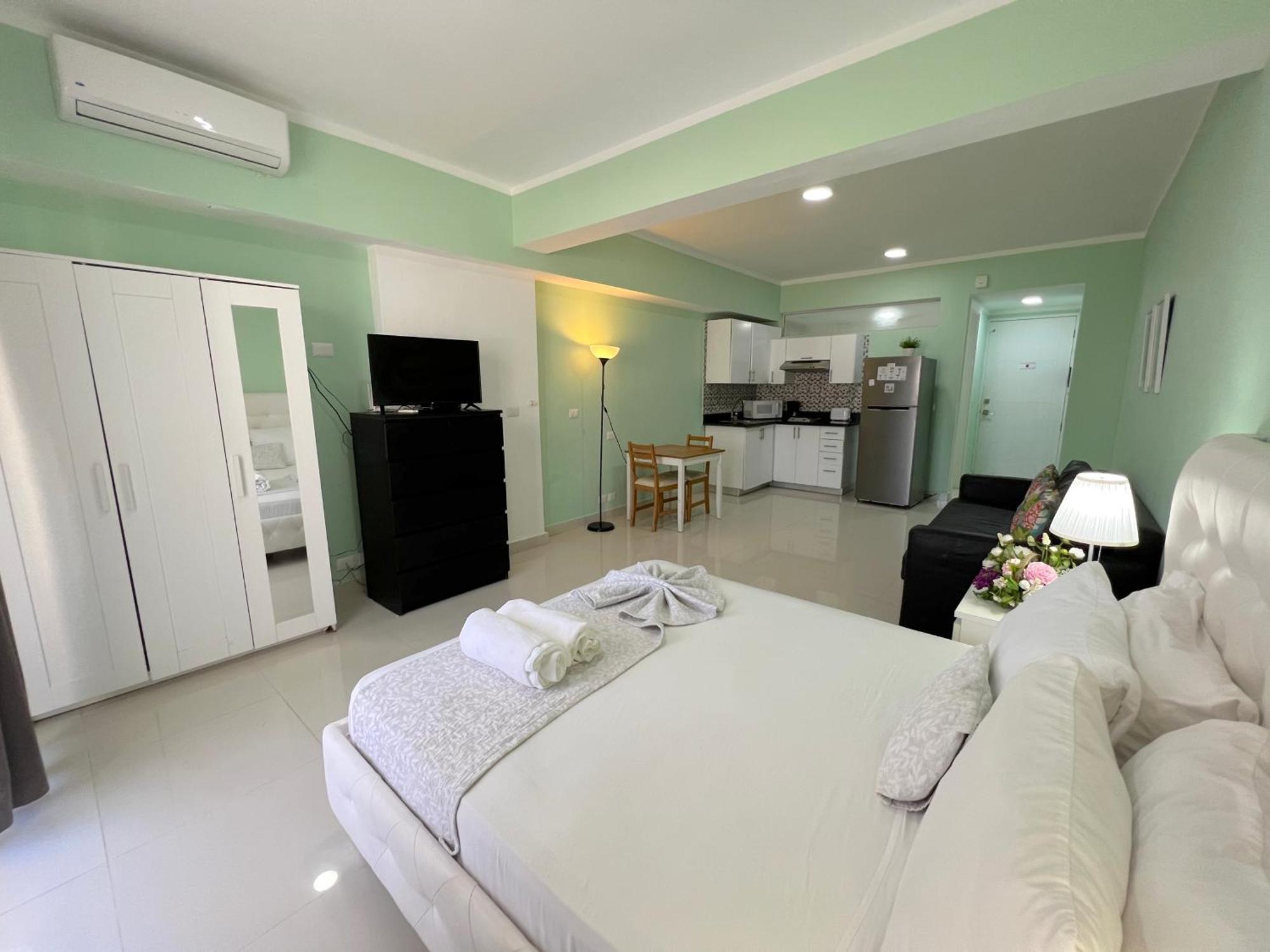 Apartahotel Sunny With Rooftop Pool And - Playa Corales