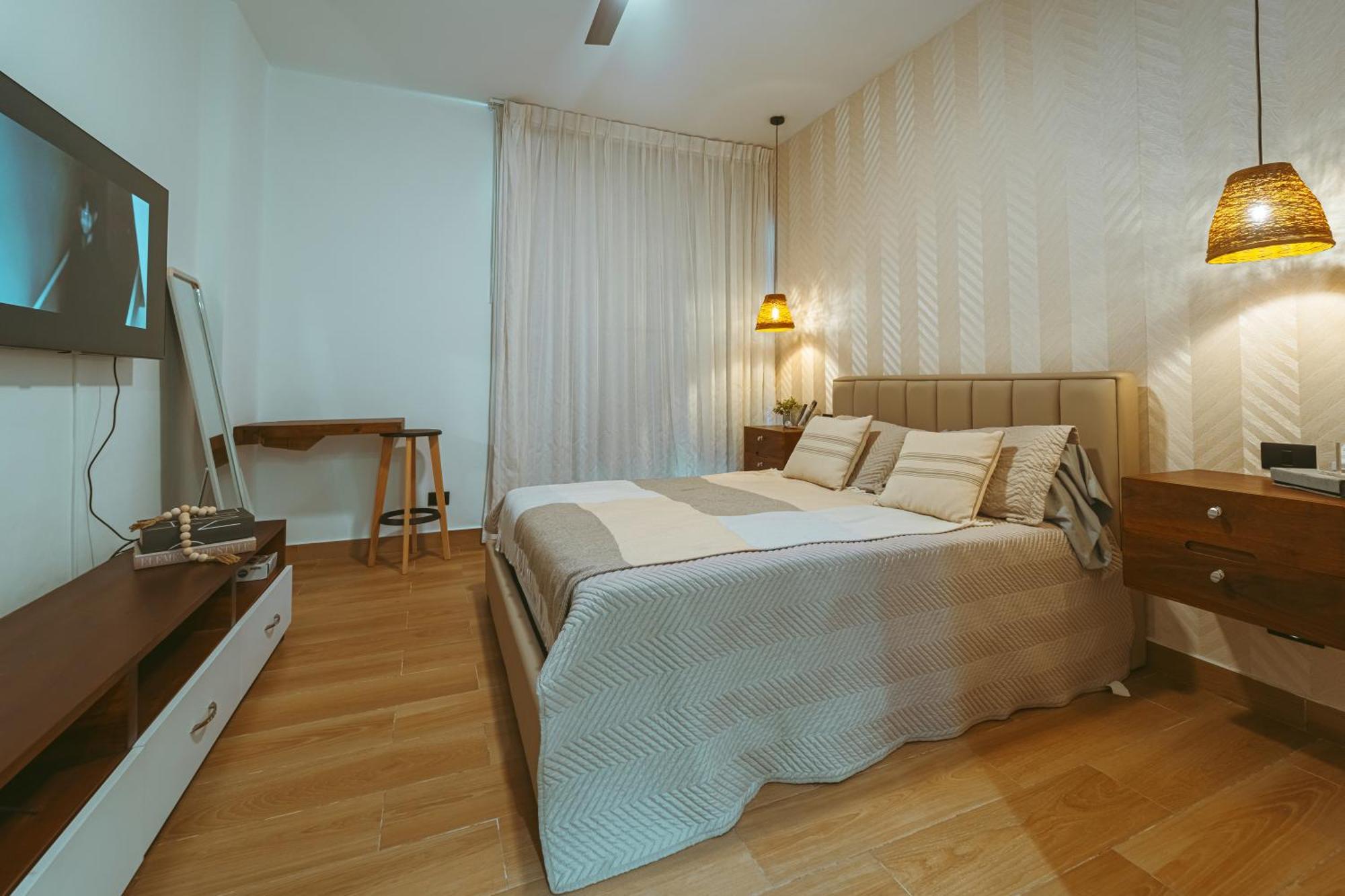 Downtown Park 1 Bedroom First Floor A-103 *