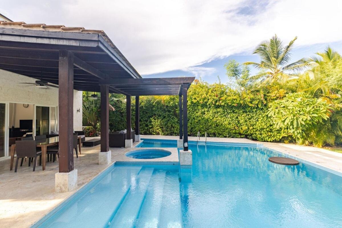 Private With Pool & Golf View