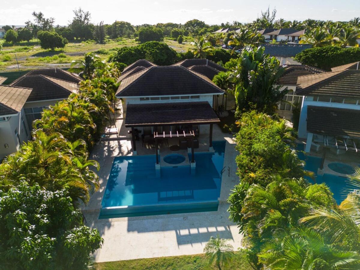 Private With Pool & Golf View Villa