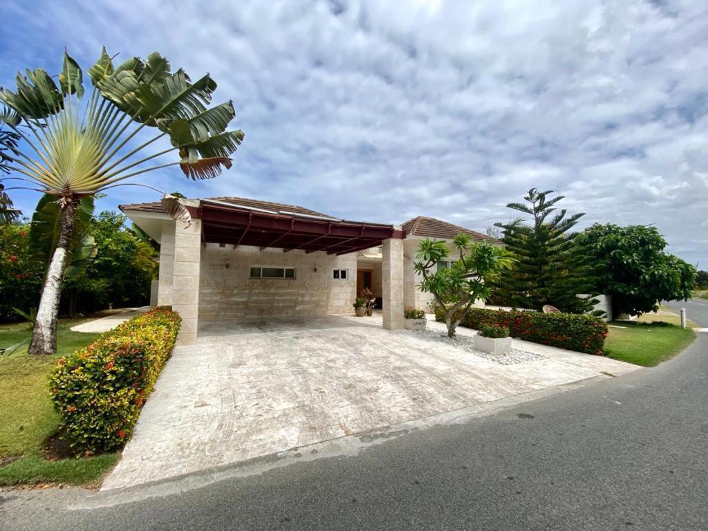 Private With Pool & Golf View Punta Cana