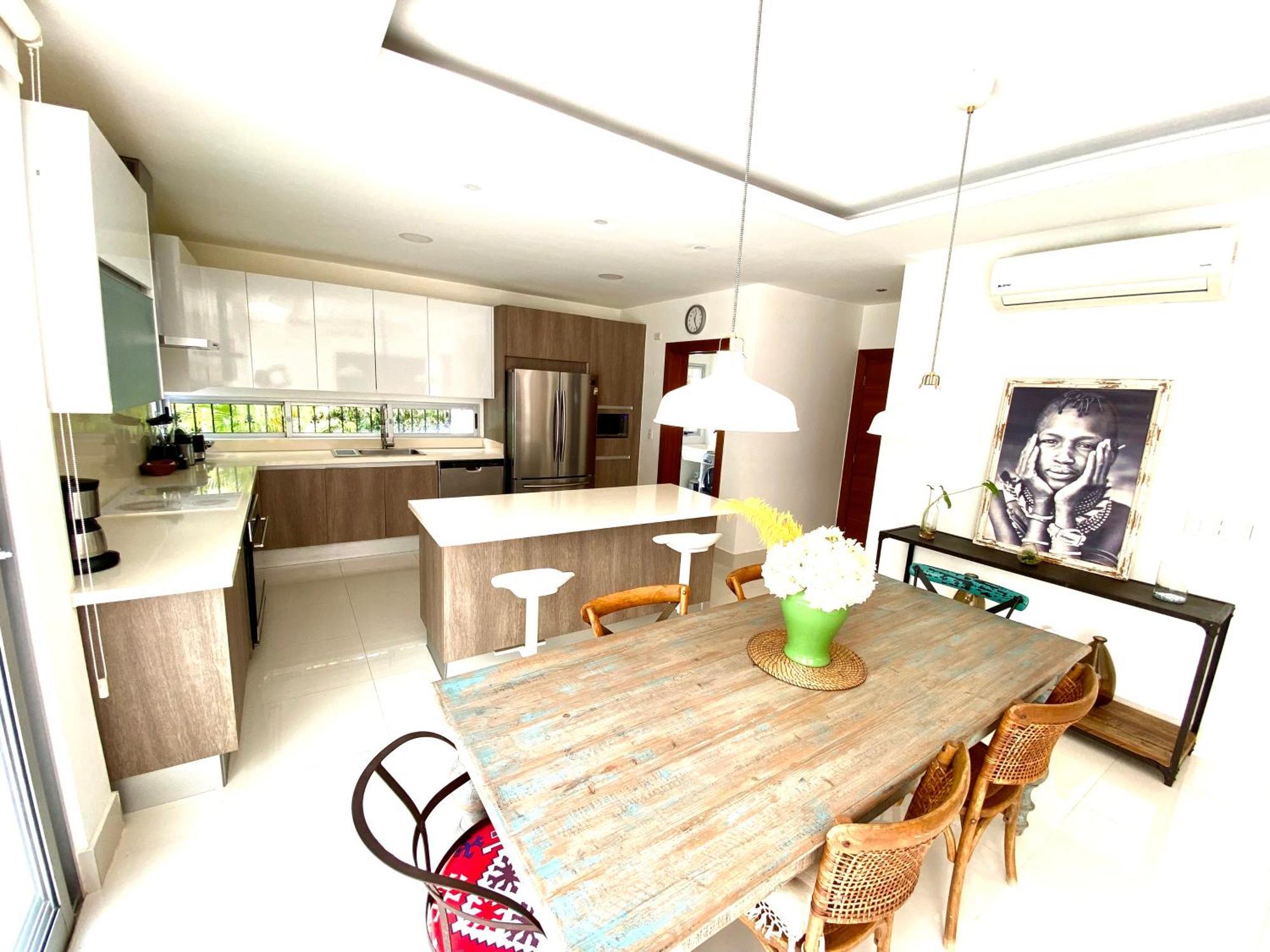 Luxury Pool And Bbq In San Juan Lakes Colales Rd Villa *