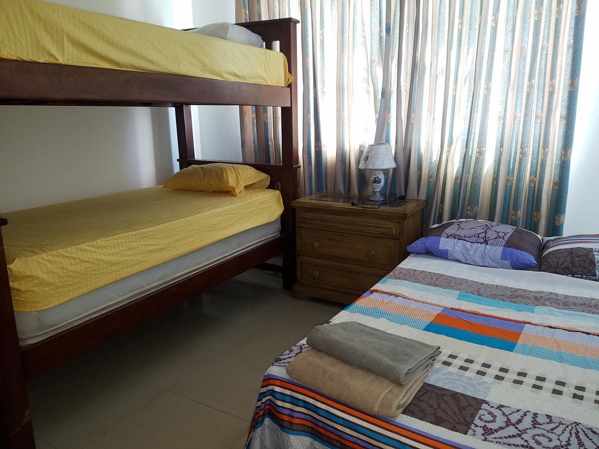 Habitación en casa particular Shirley's Beach Place