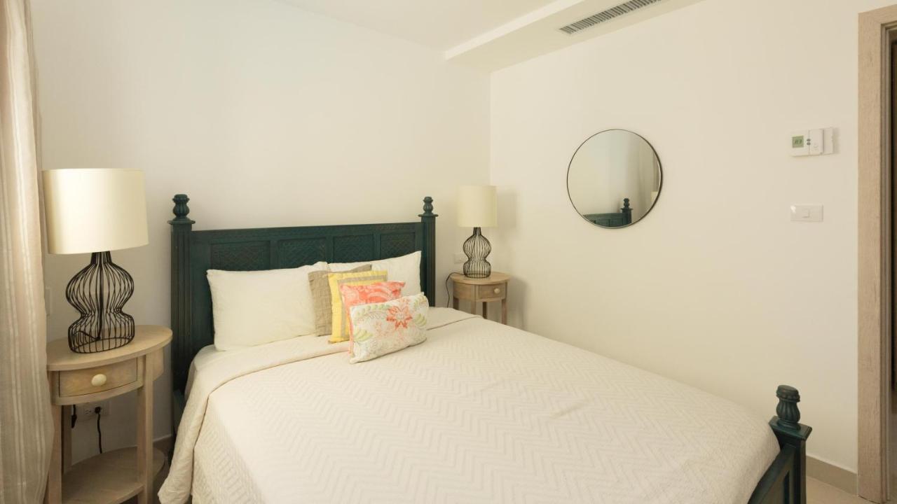 Cocotal Lake Village B102 - Golf Gated Community, Free Wi-fi *