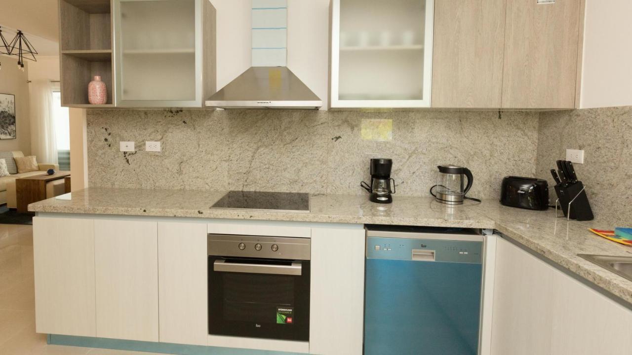 Cocotal Lake Village B102 - Golf Gated Community, Free Wi-fi Сasa de vacaciones Punta Cana