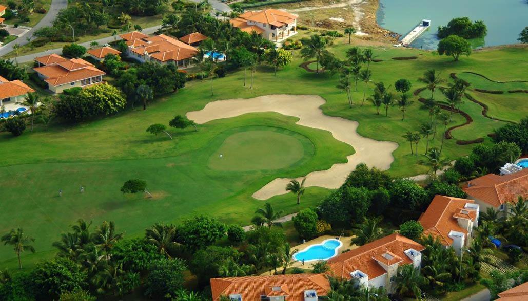 Сasa de vacaciones Cocotal Lake Village B102 - Golf Gated Community, Free Wi-fi Punta Cana
