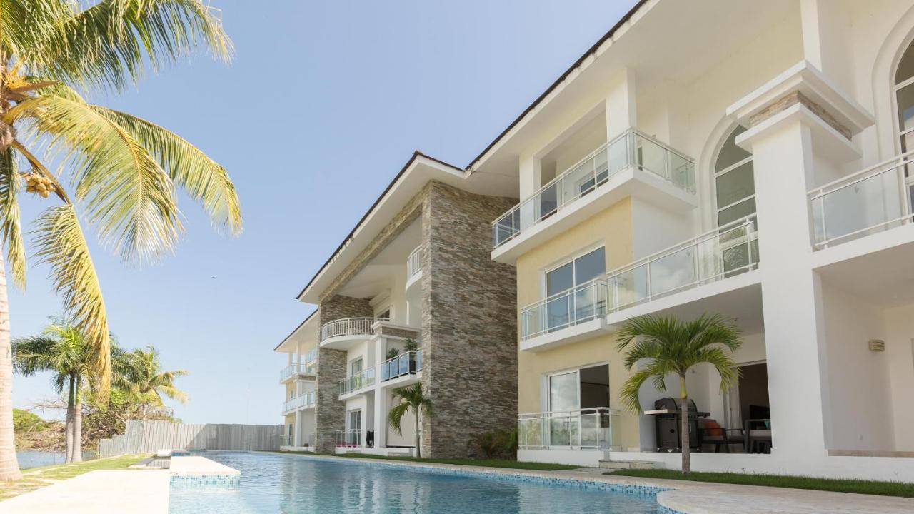 Cocotal Lake Village B102 - Golf Gated Community, Free Wi-fi Сasa de vacaciones Punta Cana