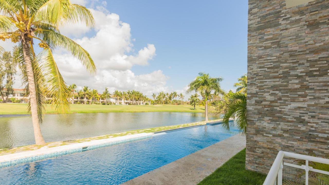 Cocotal Lake Village B102 - Golf Gated Community, Free Wi-fi Сasa de vacaciones *