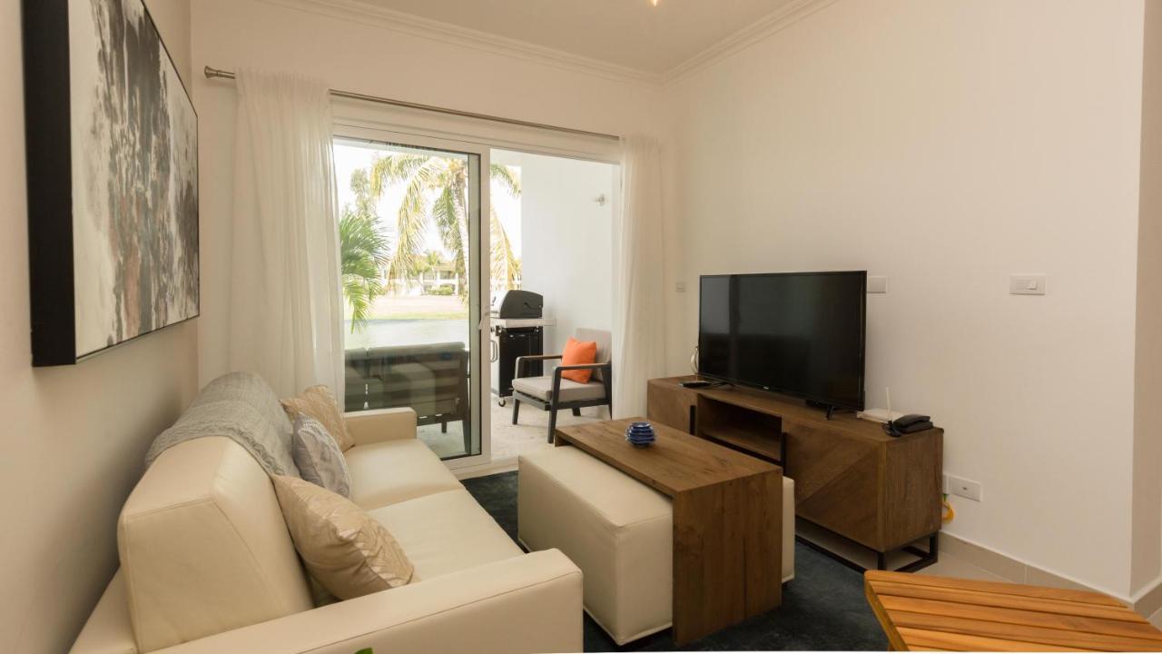 Cocotal Lake Village B102 - Golf Gated Community, Free Wi-fi * Punta Cana
