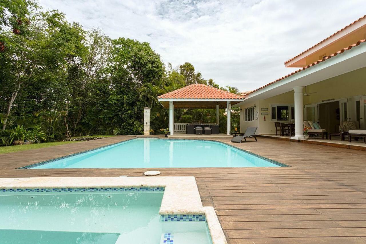 Villa Marcela Villa***** *