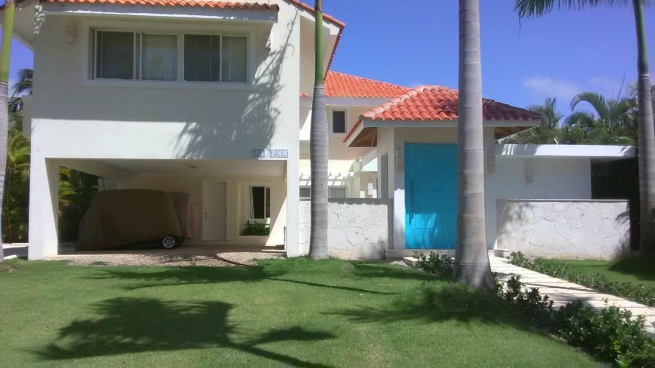 Villa Marcela Villa***** *