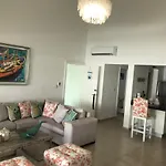 Sunny Confortable Apartment At The Caribe