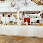 Ducassi Suites Rooftop Pool - Beach Club And Spa