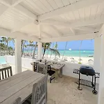 Beachfront Ocean View Condo 8 people WiFi PickUp