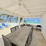 Beachfront Ocean View Condo 8 people WiFi PickUp