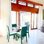 Ileverde 21 - Private Garden Bungalow