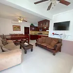 Los Corales Villas And Suites - Beach Club, Spa, Restaurants