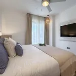 Fantastic New Penthouse W Rooftop Picuzzi