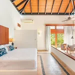 Fabulous Bungalow With Private Pool Caa