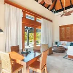 Fabulous Bungalow With Private Pool Caa