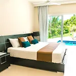 Private Iberosta Villa Fortuna - 4Bdr, Pool & Private Beach