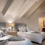 Elegante Villa Privada De 4 Dormitorios Con Piscina Y Jacuzzi