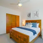 White Sands Condo, Beach, Wi-Fi, Pool