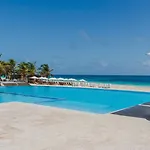Relax Apto Pool And Golf View In Hard Rock Golf