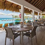 Relax Apto Pool And Golf View In Hard Rock Golf